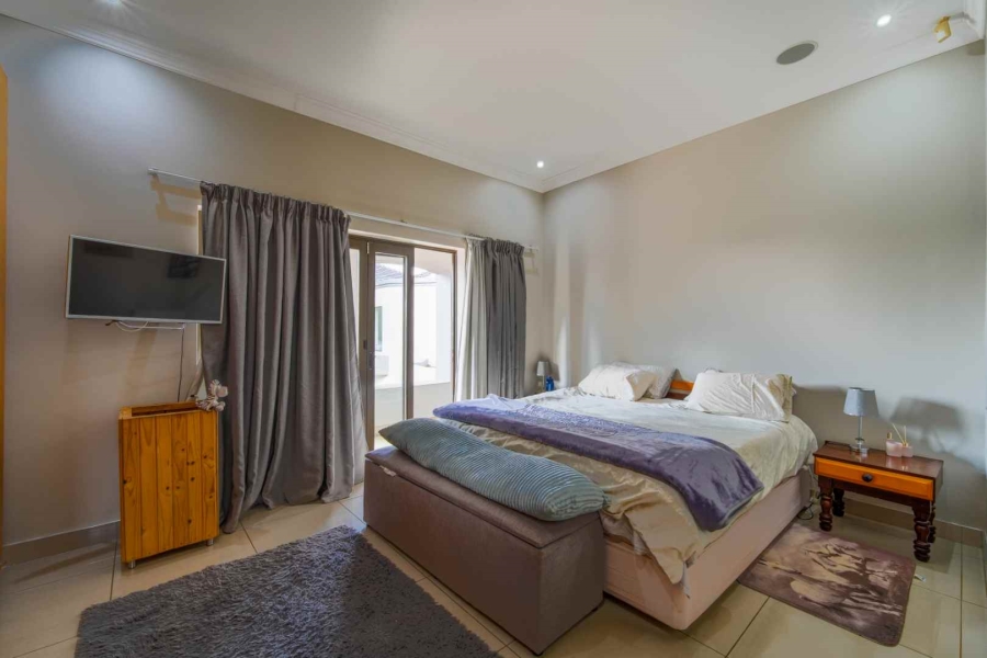 6 Bedroom Property for Sale in Zwavelpoort Gauteng