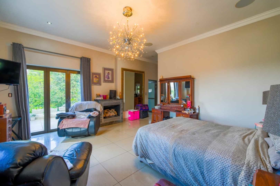 6 Bedroom Property for Sale in Zwavelpoort Gauteng