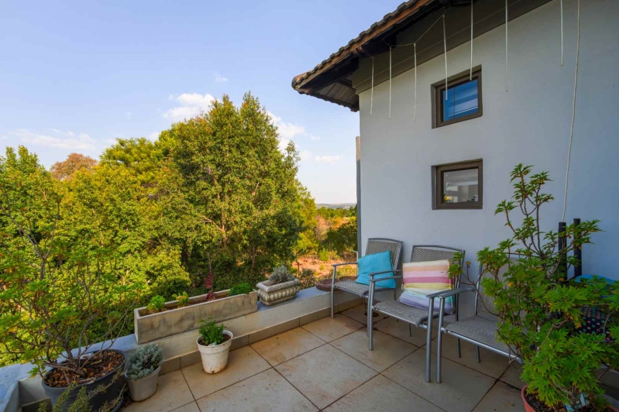 6 Bedroom Property for Sale in Zwavelpoort Gauteng