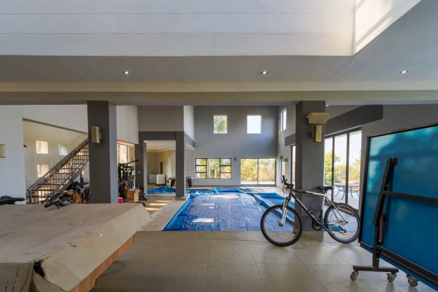 6 Bedroom Property for Sale in Zwavelpoort Gauteng