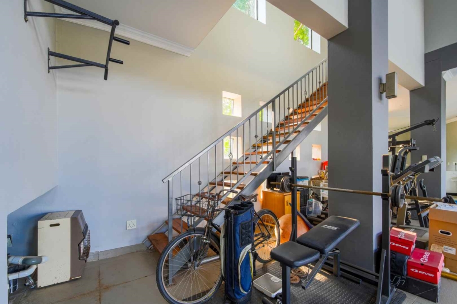 6 Bedroom Property for Sale in Zwavelpoort Gauteng
