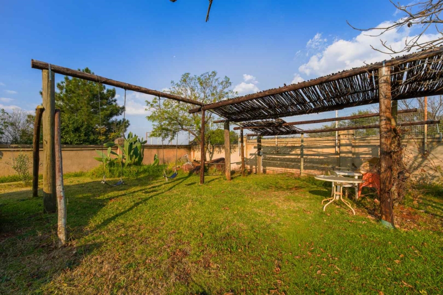 6 Bedroom Property for Sale in Zwavelpoort Gauteng