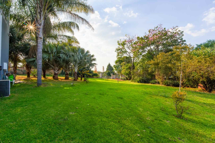6 Bedroom Property for Sale in Zwavelpoort Gauteng