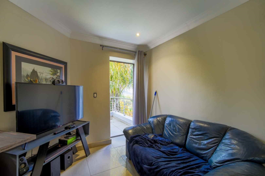 6 Bedroom Property for Sale in Zwavelpoort Gauteng