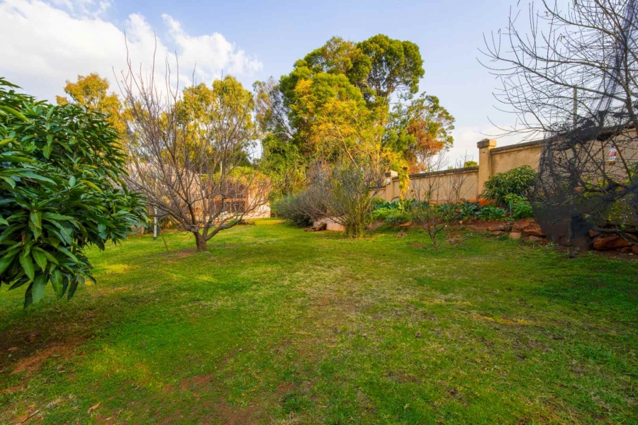 6 Bedroom Property for Sale in Zwavelpoort Gauteng
