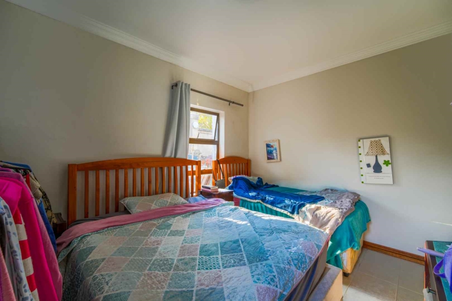 6 Bedroom Property for Sale in Zwavelpoort Gauteng