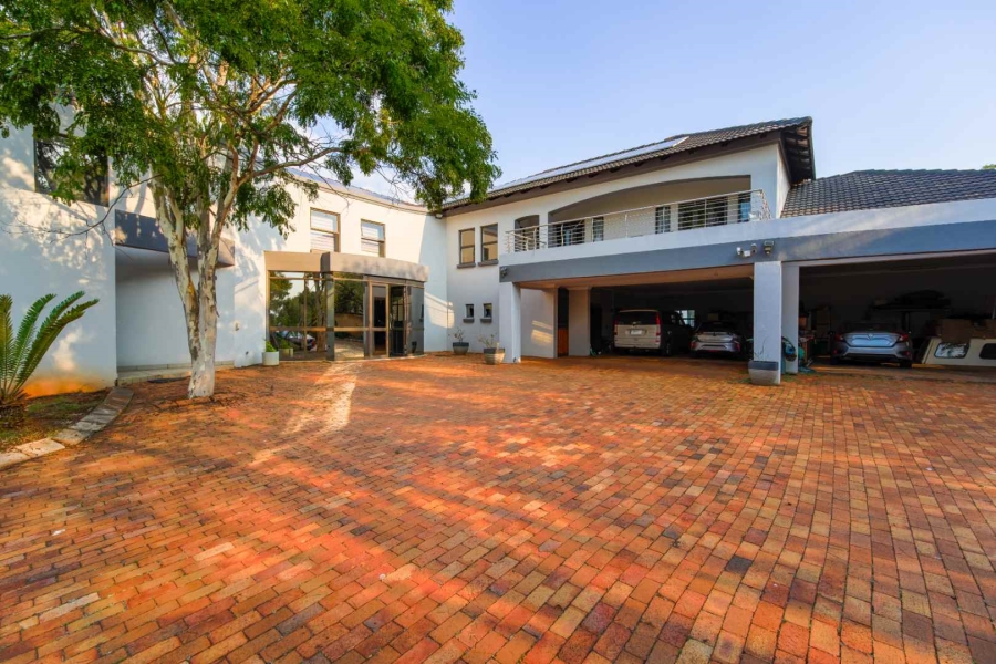 6 Bedroom Property for Sale in Zwavelpoort Gauteng
