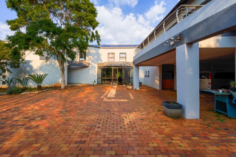 6 Bedroom Property for Sale in Zwavelpoort Gauteng