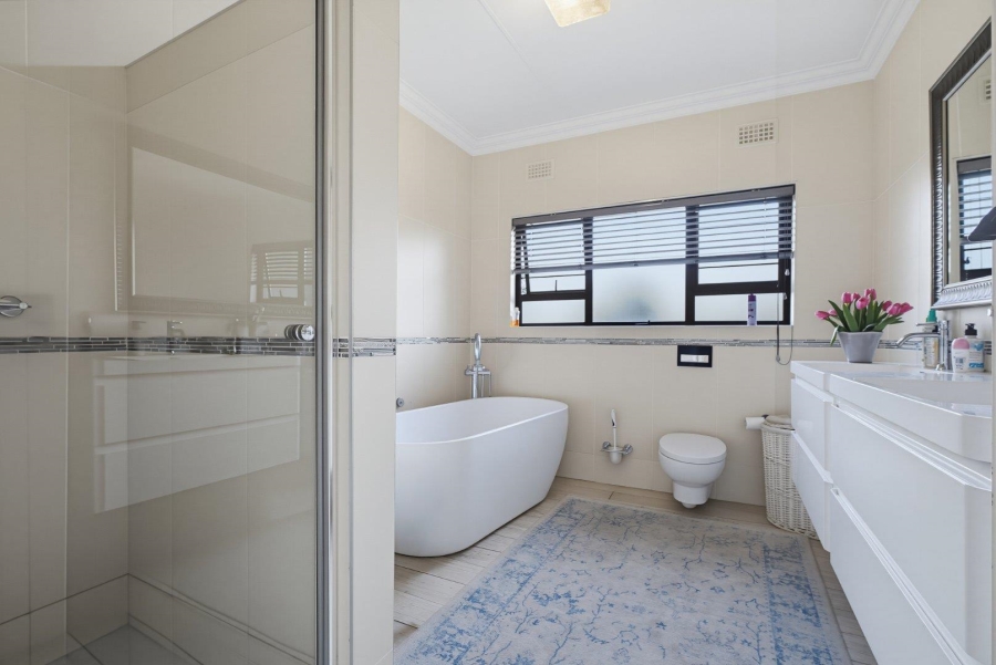 4 Bedroom Property for Sale in Glenvista Gauteng