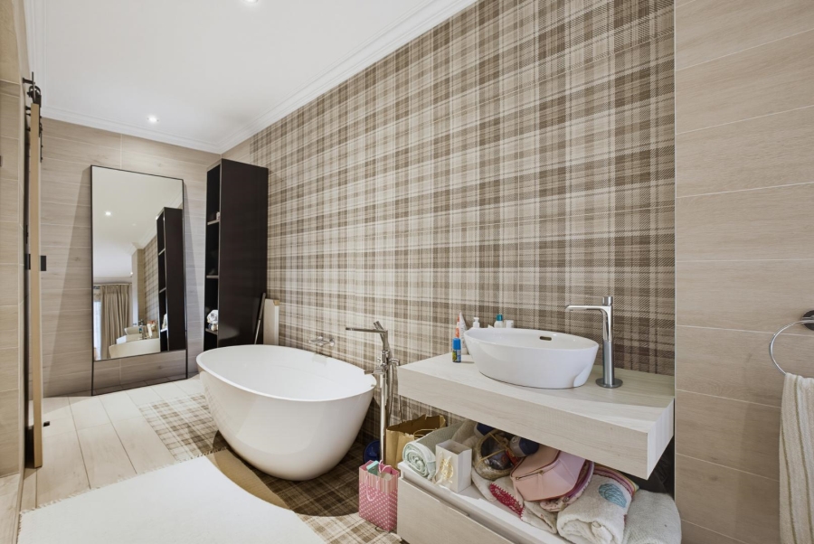 4 Bedroom Property for Sale in Glenvista Gauteng