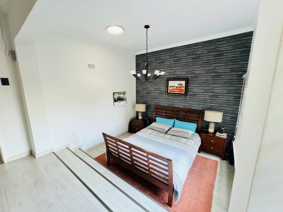 4 Bedroom Property for Sale in Glenvista Gauteng