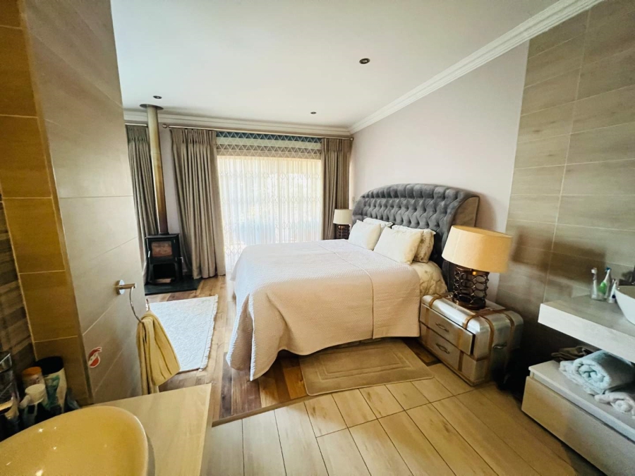 4 Bedroom Property for Sale in Glenvista Gauteng