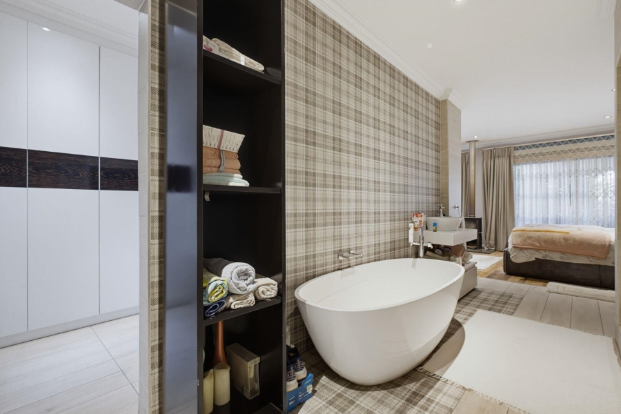 4 Bedroom Property for Sale in Glenvista Gauteng