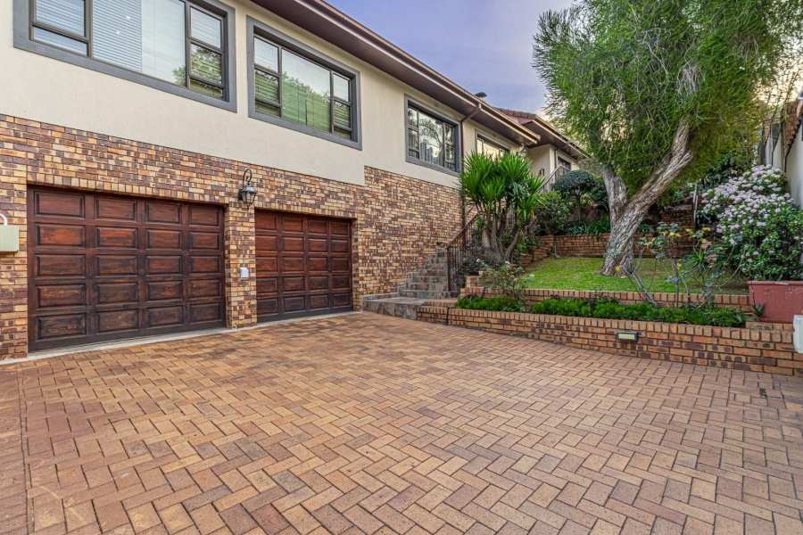 4 Bedroom Property for Sale in Glenvista Gauteng