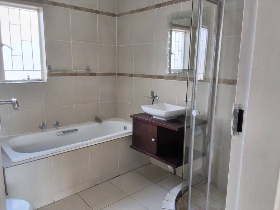 To Let 3 Bedroom Property for Rent in Bryanston West Gauteng