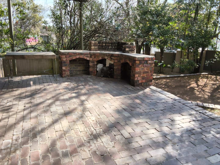 To Let 3 Bedroom Property for Rent in Bryanston West Gauteng