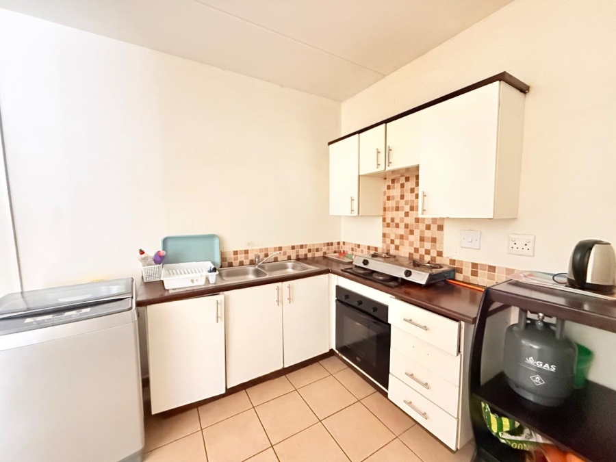2 Bedroom Property for Sale in Grand Central Gauteng