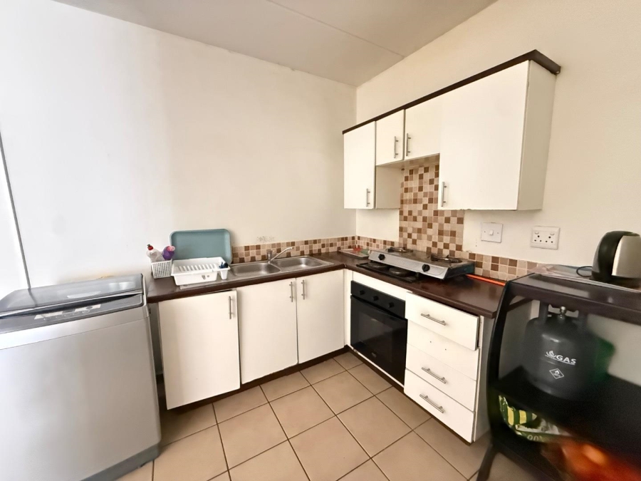 2 Bedroom Property for Sale in Grand Central Gauteng