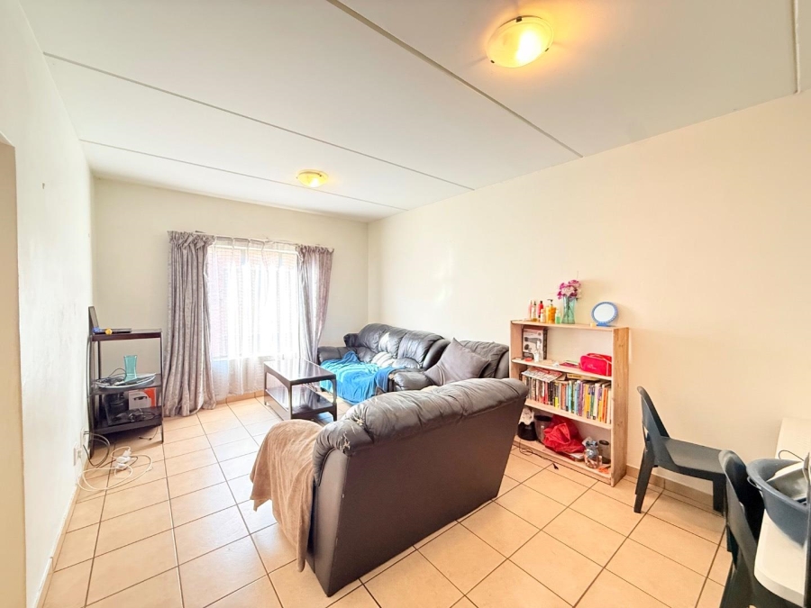 2 Bedroom Property for Sale in Grand Central Gauteng