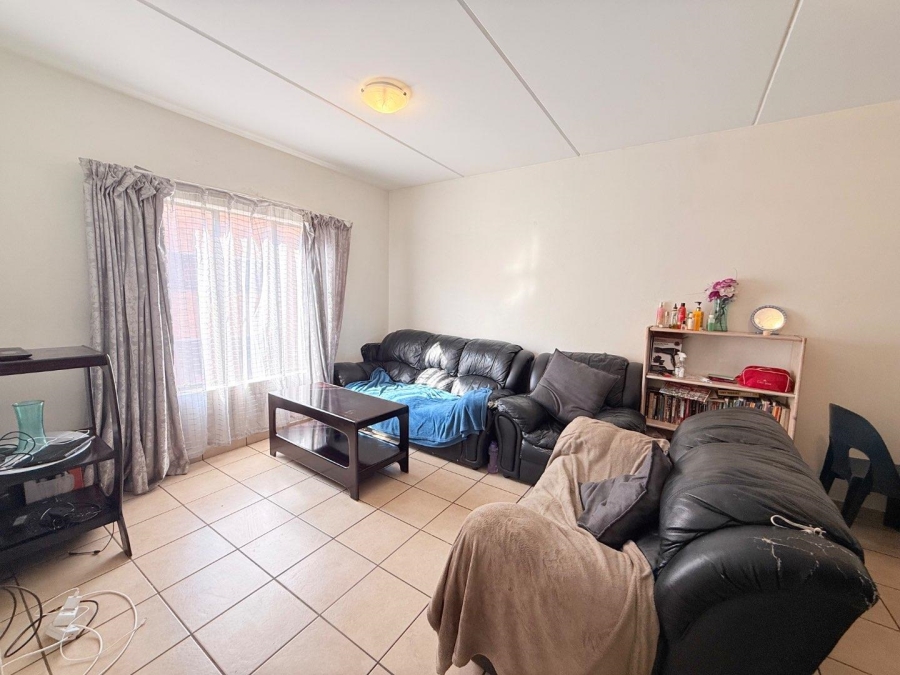 2 Bedroom Property for Sale in Grand Central Gauteng