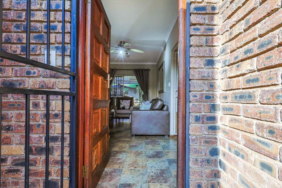 2 Bedroom Property for Sale in Elardus Park Gauteng