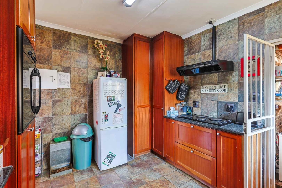 2 Bedroom Property for Sale in Elardus Park Gauteng