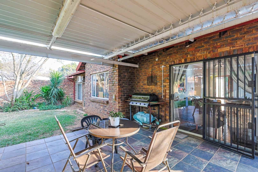 2 Bedroom Property for Sale in Elardus Park Gauteng