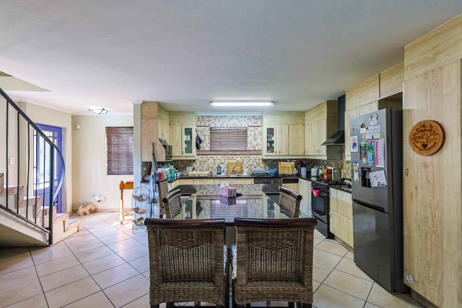 2 Bedroom Property for Sale in Wapadrand Gauteng
