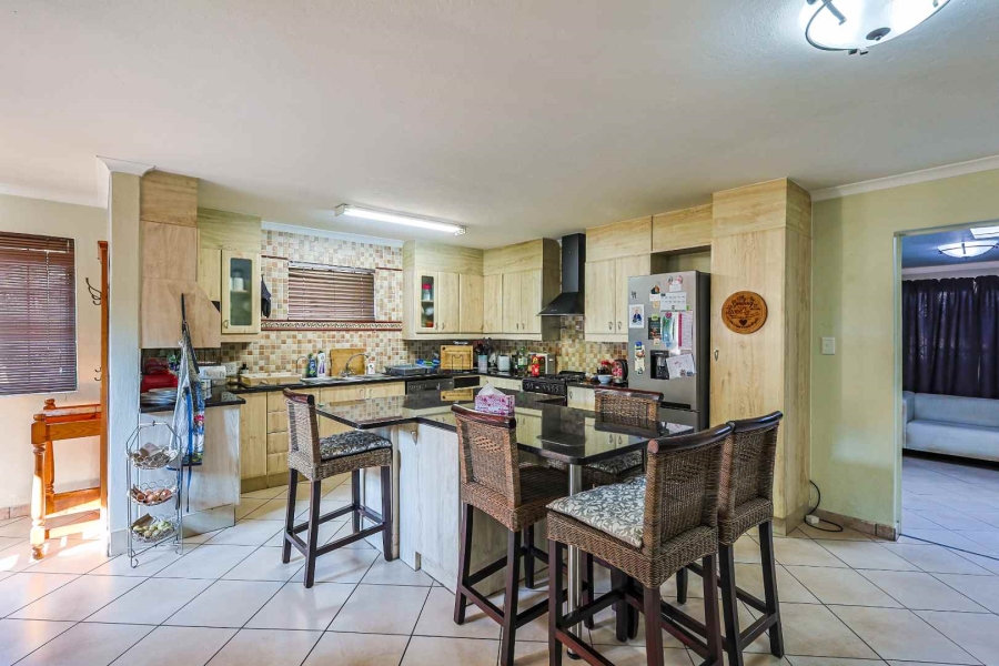 2 Bedroom Property for Sale in Wapadrand Gauteng