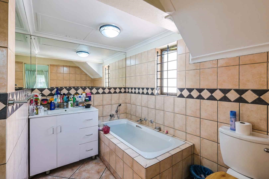 2 Bedroom Property for Sale in Wapadrand Gauteng
