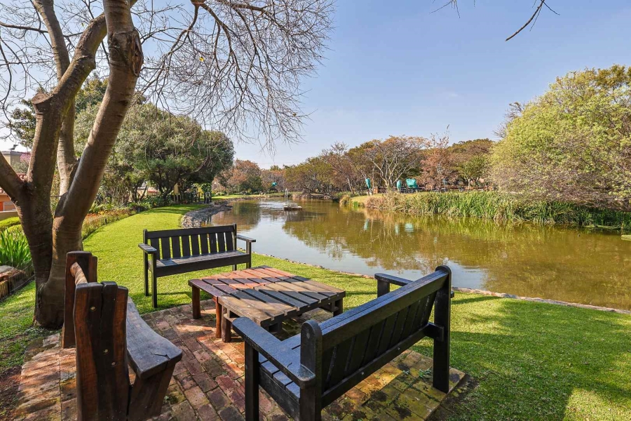 2 Bedroom Property for Sale in Wapadrand Gauteng