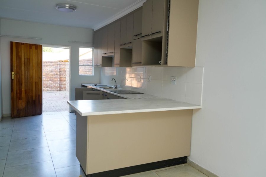 To Let 3 Bedroom Property for Rent in Dersley Gauteng