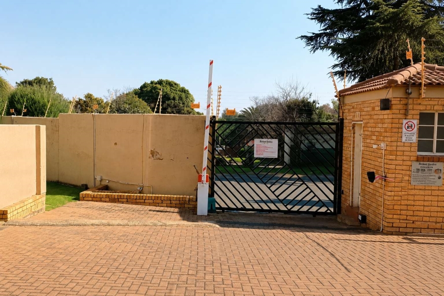 2 Bedroom Property for Sale in Wilro Park Gauteng