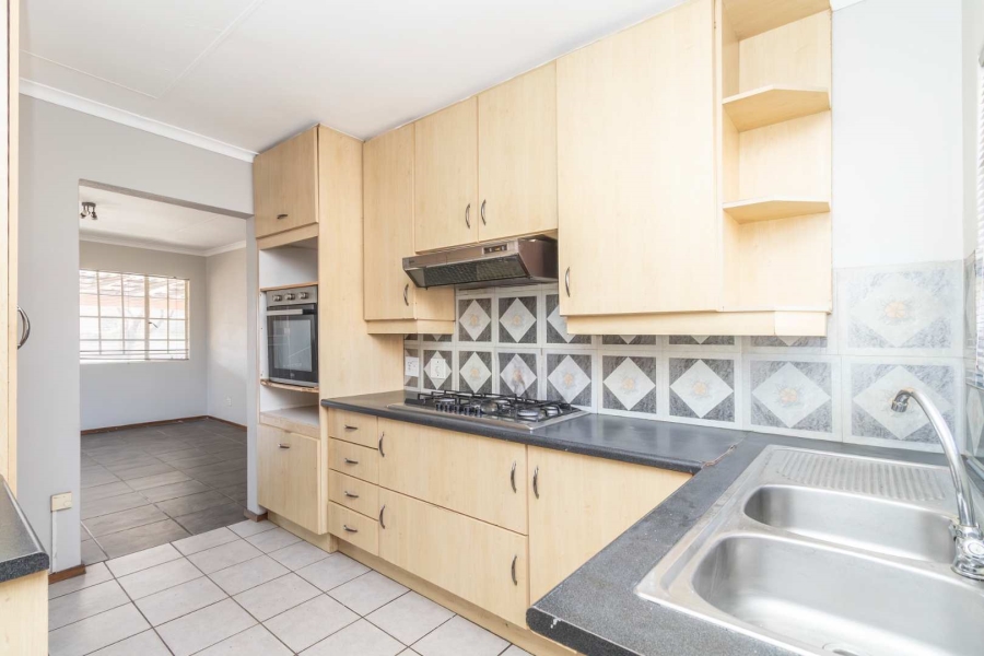 3 Bedroom Property for Sale in Buccleuch Gauteng