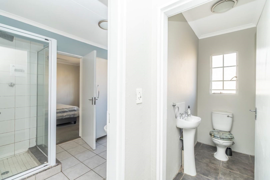 3 Bedroom Property for Sale in Buccleuch Gauteng