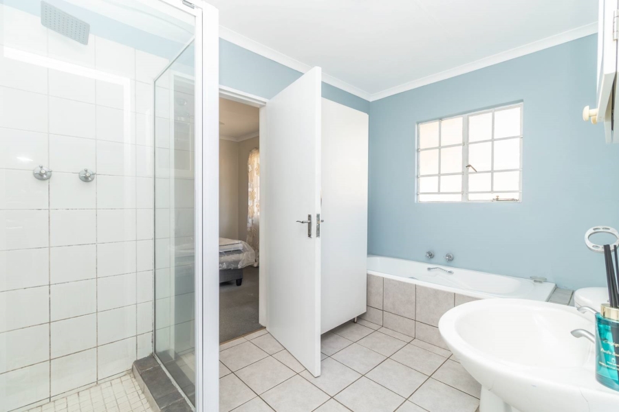 3 Bedroom Property for Sale in Buccleuch Gauteng