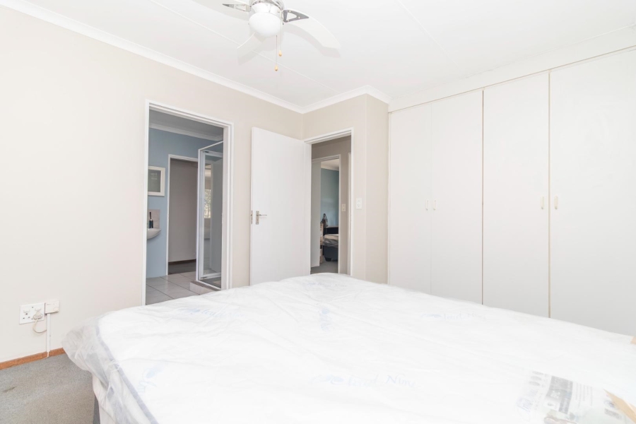 3 Bedroom Property for Sale in Buccleuch Gauteng