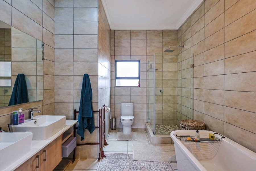 3 Bedroom Property for Sale in Six Fountains Residential Estate Gauteng