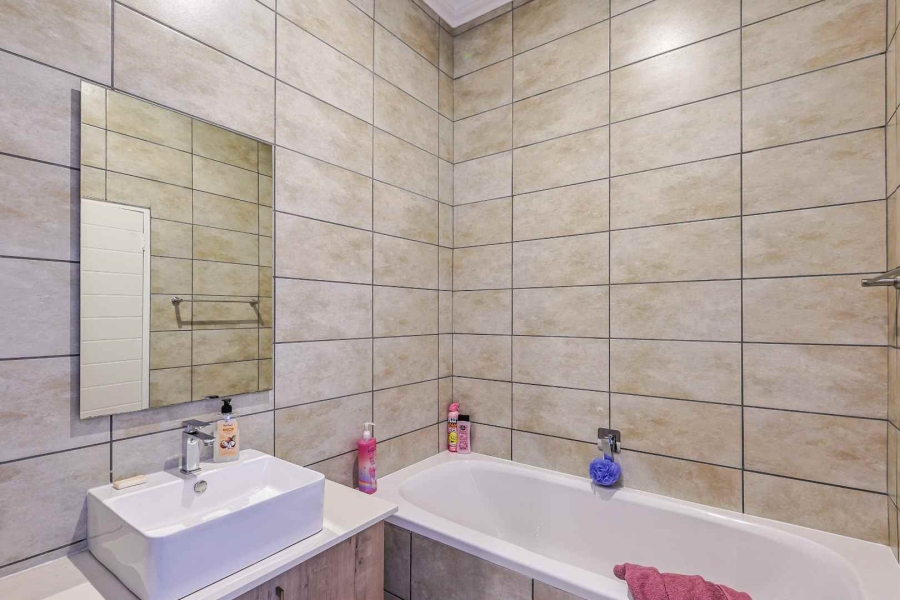 3 Bedroom Property for Sale in Six Fountains Residential Estate Gauteng