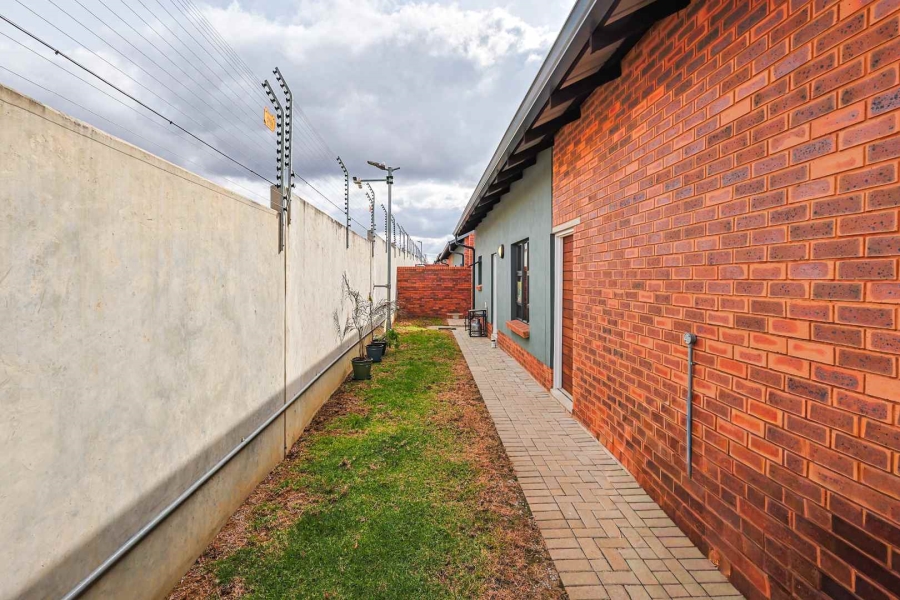 3 Bedroom Property for Sale in Six Fountains Residential Estate Gauteng