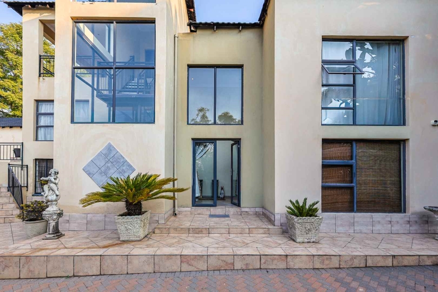 4 Bedroom Property for Sale in Waterkloof Ridge Gauteng