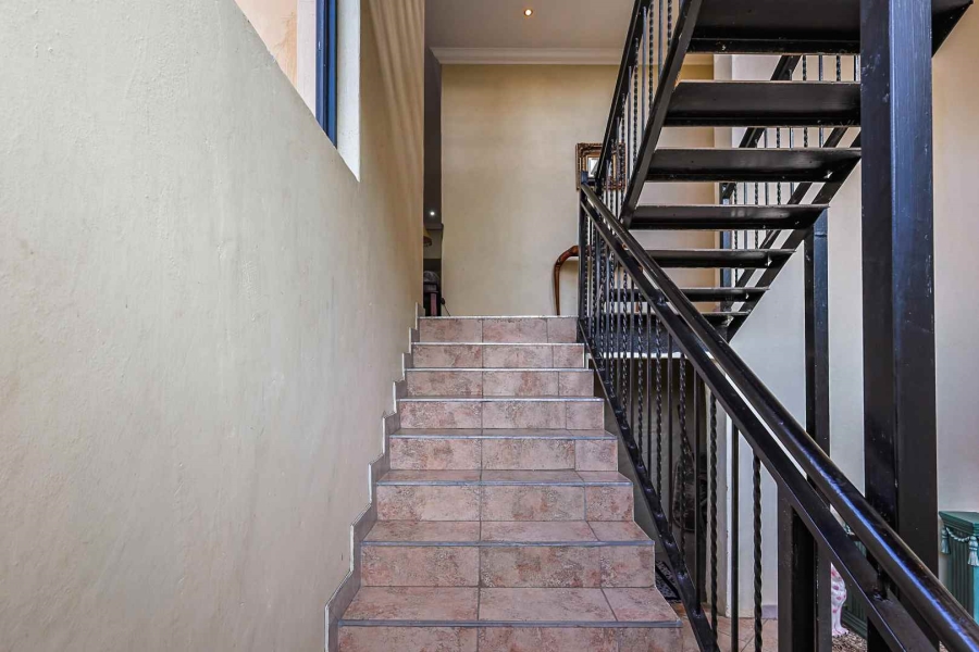 4 Bedroom Property for Sale in Waterkloof Ridge Gauteng
