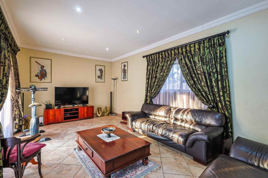 4 Bedroom Property for Sale in Waterkloof Ridge Gauteng