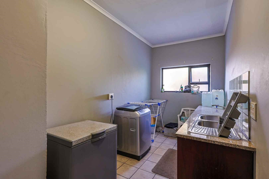 4 Bedroom Property for Sale in Waterkloof Ridge Gauteng