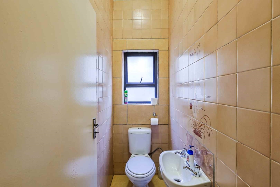 4 Bedroom Property for Sale in Waterkloof Ridge Gauteng