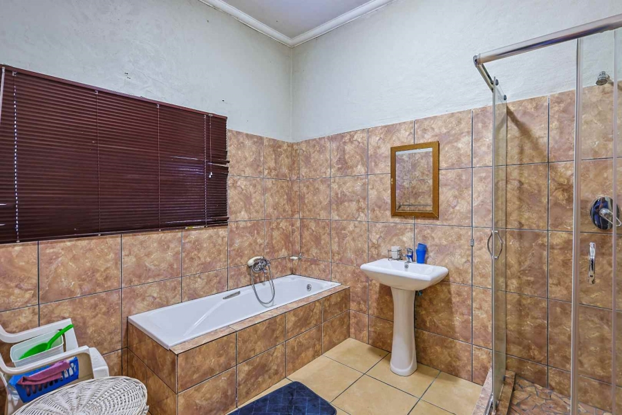 4 Bedroom Property for Sale in Waterkloof Ridge Gauteng