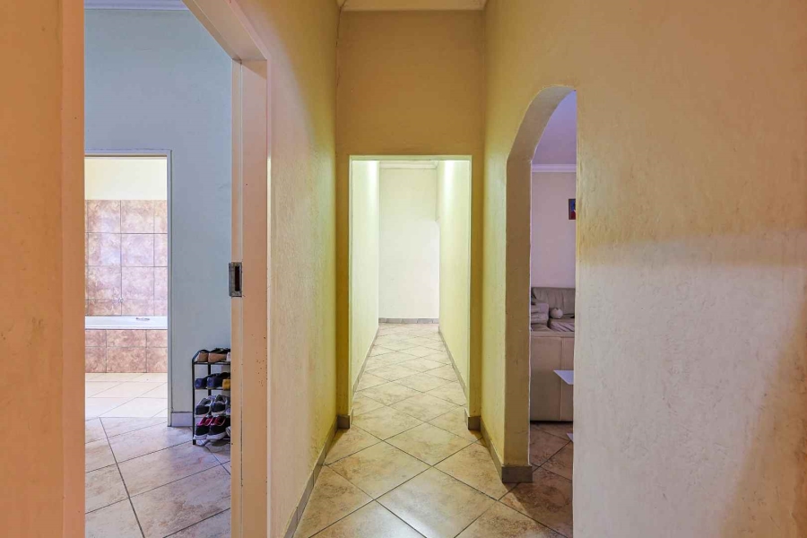 4 Bedroom Property for Sale in Waterkloof Ridge Gauteng