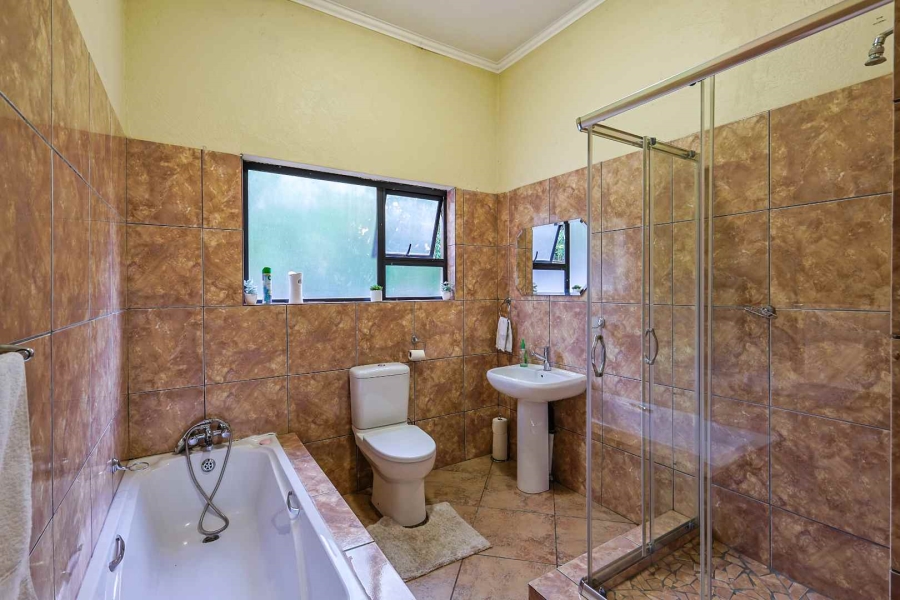 4 Bedroom Property for Sale in Waterkloof Ridge Gauteng