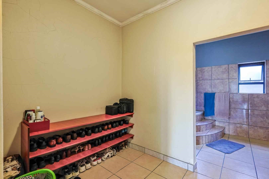 4 Bedroom Property for Sale in Waterkloof Ridge Gauteng
