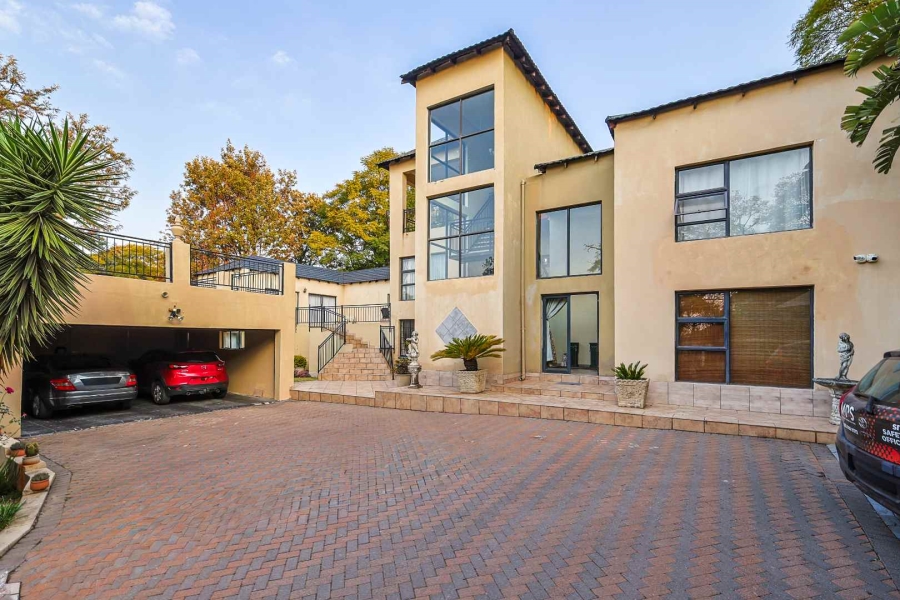 4 Bedroom Property for Sale in Waterkloof Ridge Gauteng
